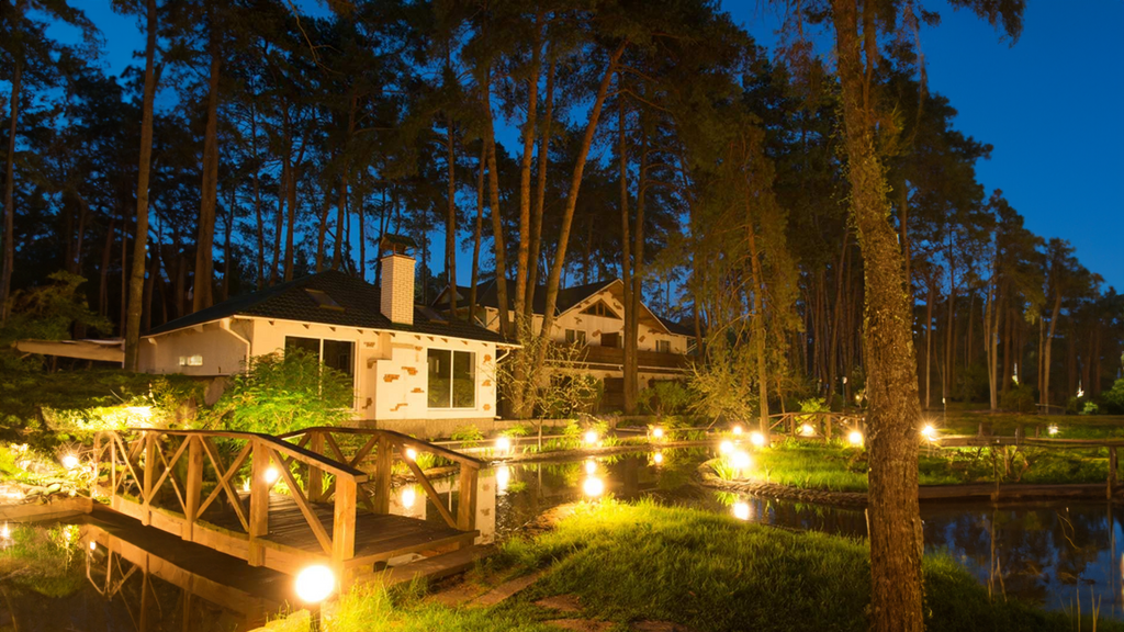 Which is Better: Solar or Low Voltage Landscape Lighting Systems?