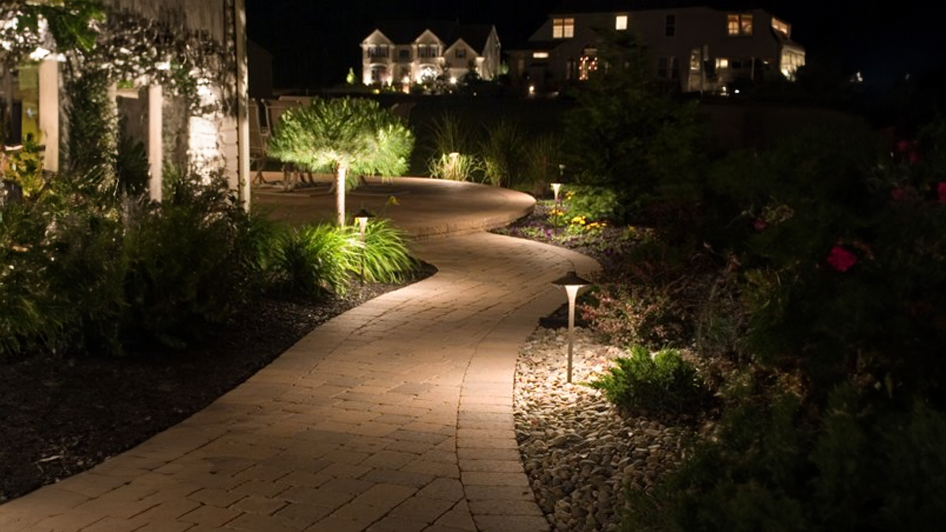 This Is The Best Wattage For Outdoor Lights Around Homes