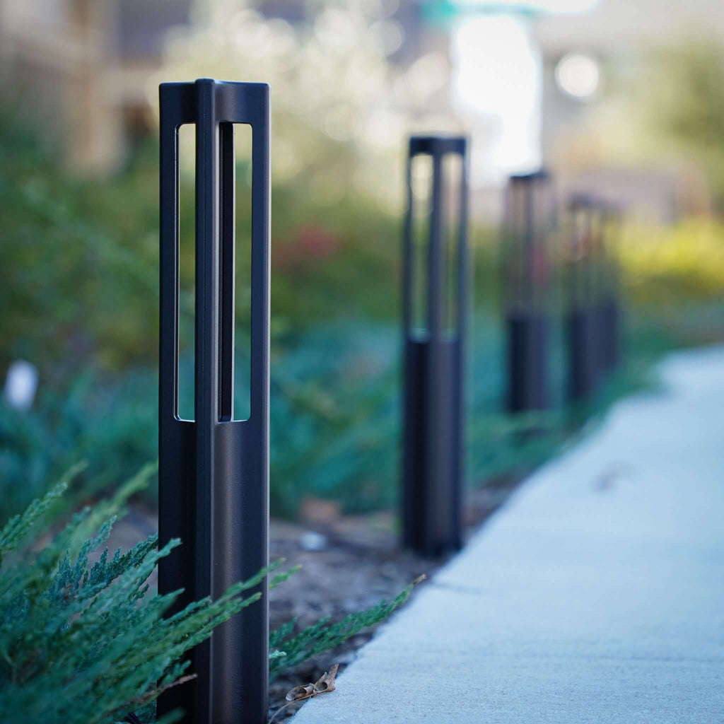 Path Light Posts Path Lighting - Outdoor Landscape Lights - LeonLite