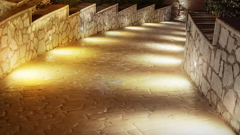 ZincTech 277V Commercial Upright Gradience Step & Deck Light - Adjusta